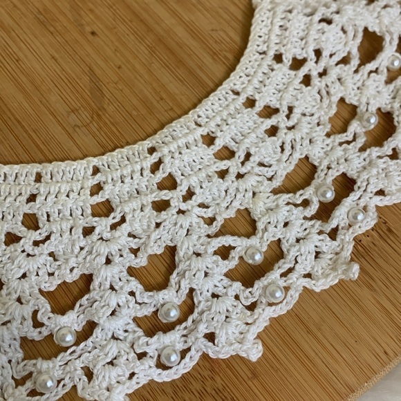1980's Vintage Handmade Crochet Pearl White Round Yoke Collar - Picture 7 of 17